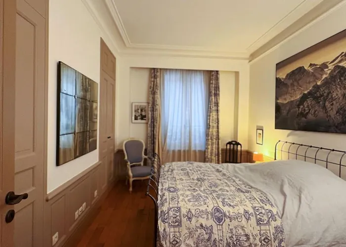 Appartement Comme Dans Maison Au Milieu Du 5ème *