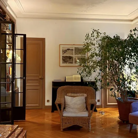 Comme Dans Maison Au Milieu Du 5eme 파리